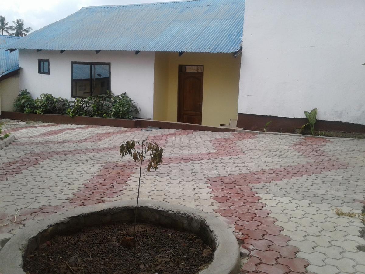 Jj & Je Family House Hostel Дар ес Саалам Екстериор снимка