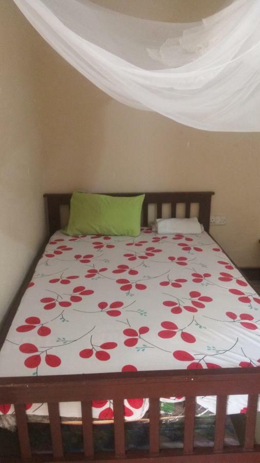 Jj & Je Family House Hostel Дар ес Саалам Екстериор снимка
