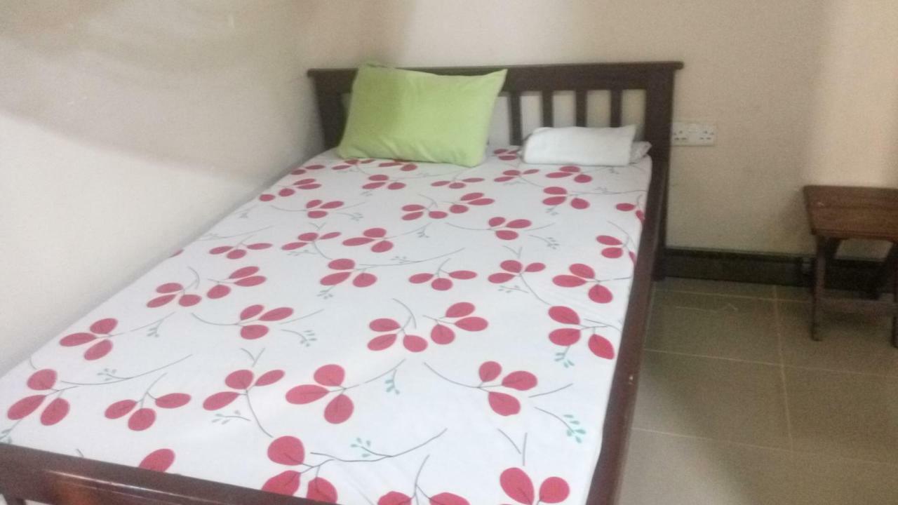 Jj & Je Family House Hostel Дар ес Саалам Екстериор снимка