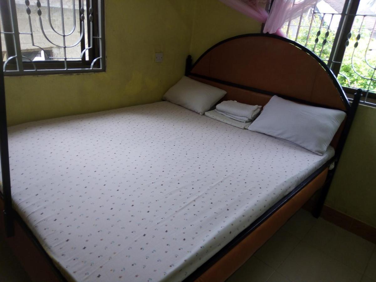 Jj & Je Family House Hostel Дар ес Саалам Екстериор снимка
